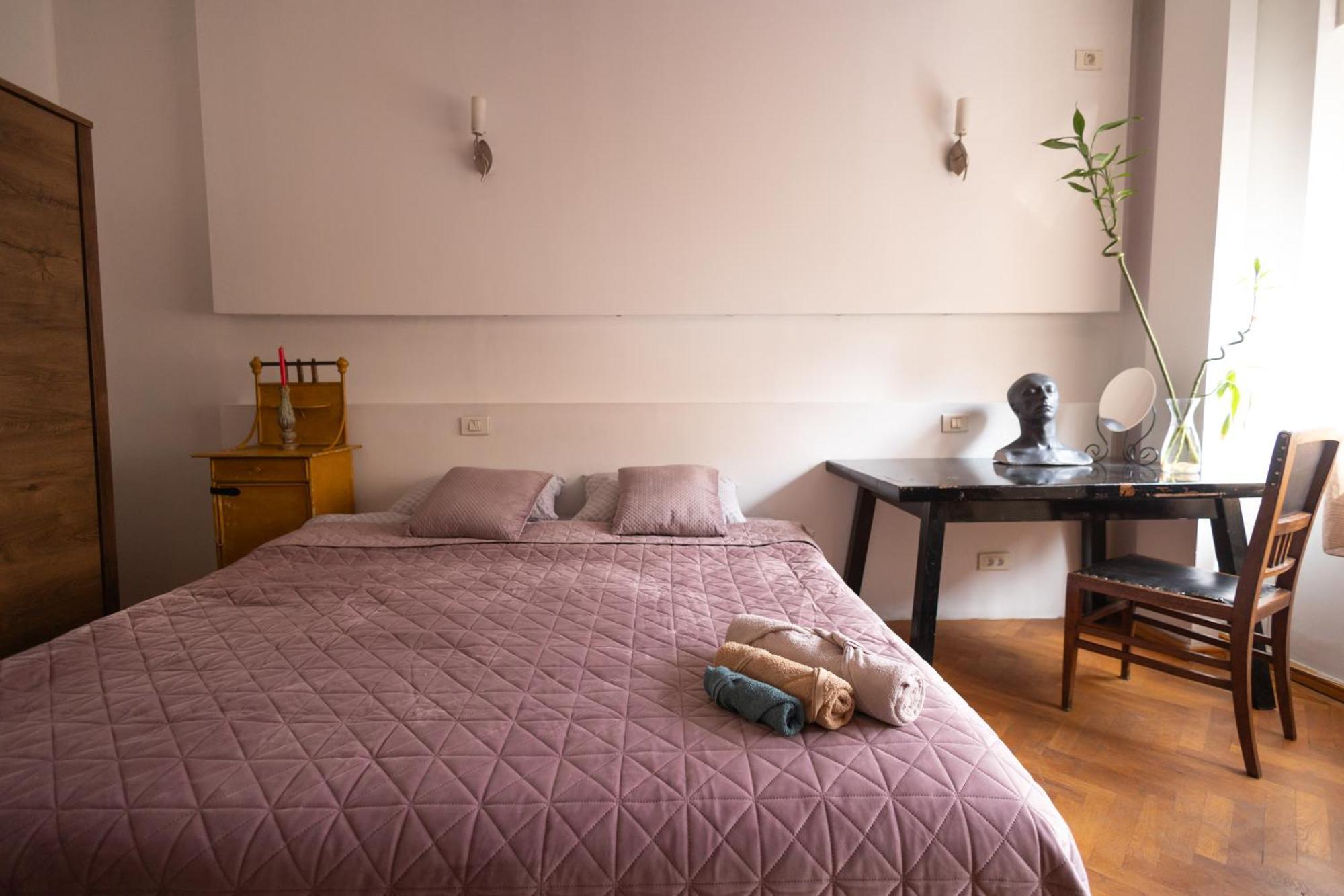 Shared Retro Vintage Luxury Apartment Bucureşti Exterior foto