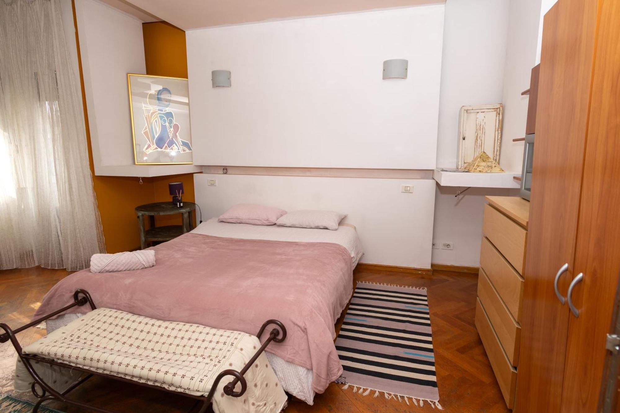 Shared Retro Vintage Luxury Apartment Bucureşti Exterior foto