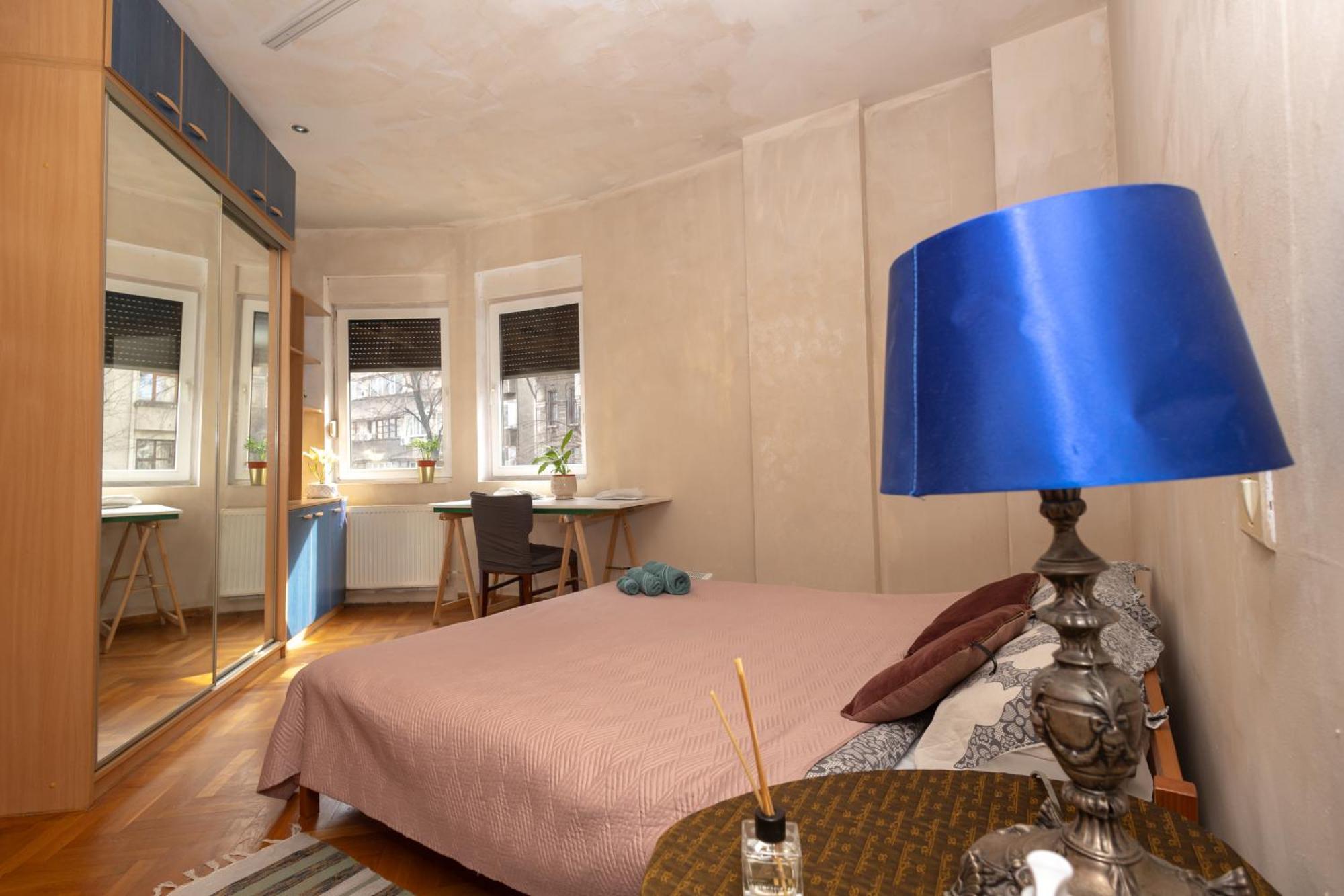 Shared Retro Vintage Luxury Apartment Bucureşti Exterior foto